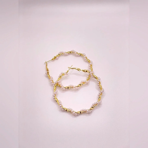 Pearl Twist Hoop Gold Circle Earrings - Picture 1 of 2